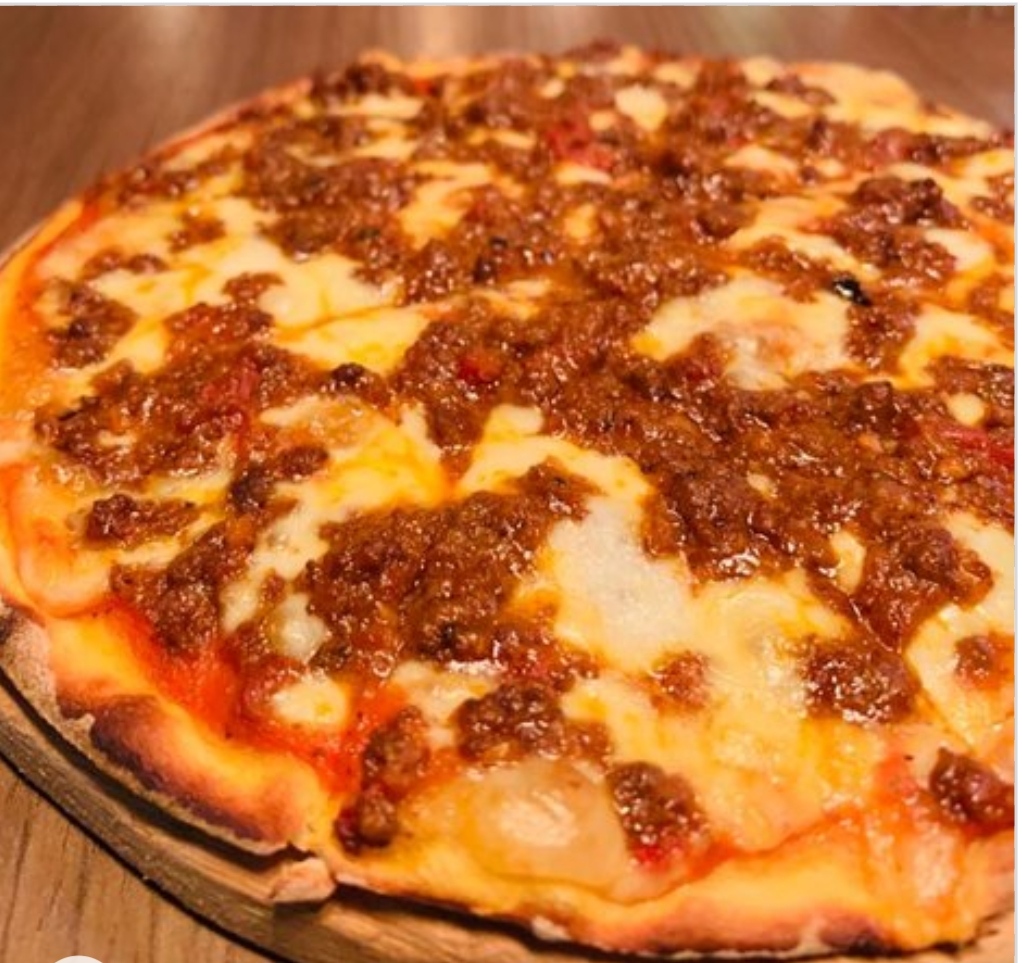 Bolognese Pizza image